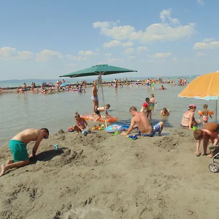 בית נופש 3 Szobas Fahaz Nyaralo שיופוק