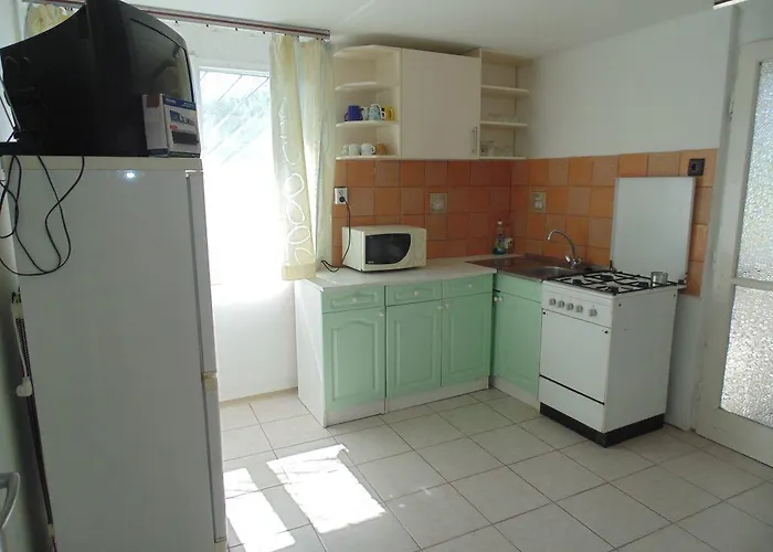 3 Szobas Fahaz Nyaralo שיופוק